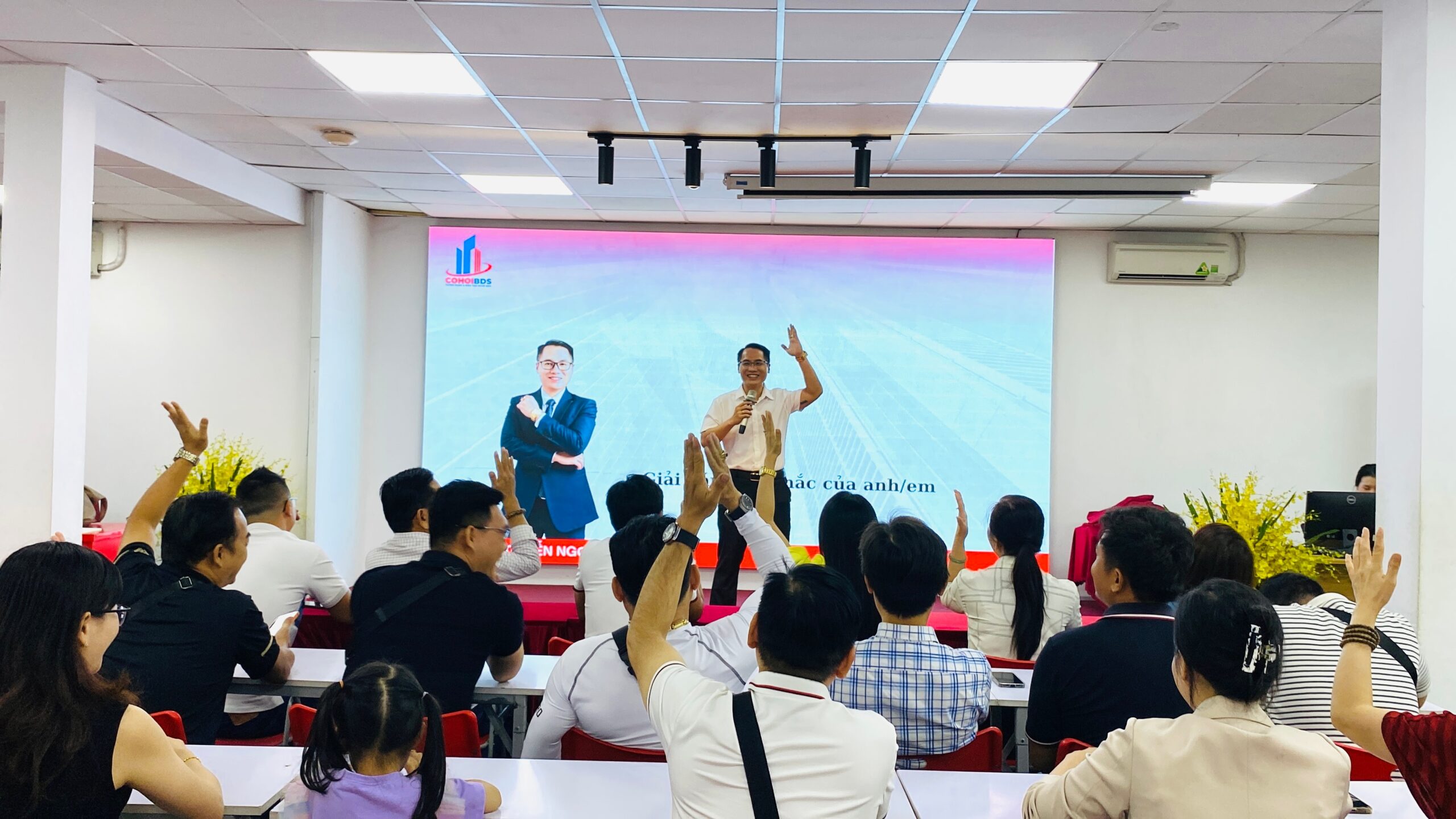 Tuyển dụng nhân viên kinh doanh bất động sản Phường Gò Vấp 2026 4 Thu nhập & chính sách đãi ngộ cho nhân viên kinh doanh bất động sản.