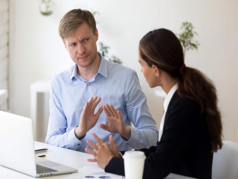 Xử lý từ chối khéo léo giúp telesale giữ và chuyển đổi khách hàng hiệu quả.