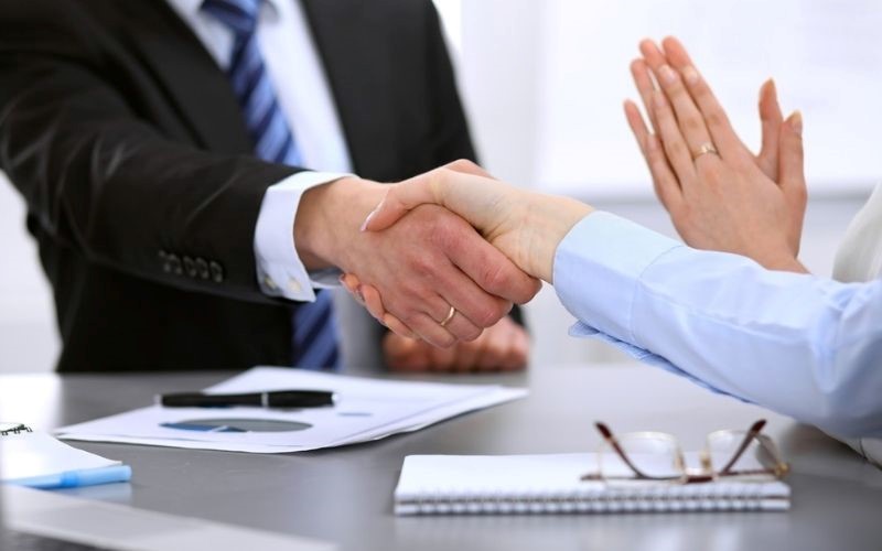 Khám phá 5 kỹ thuật đặt câu hỏi chốt deal nhanh gọn và hiệu quả hơn.