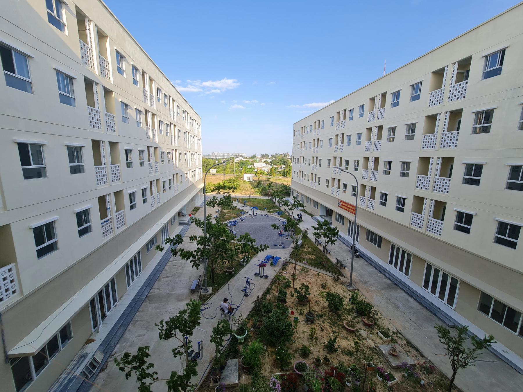 Nhà ở xã hội là nhà ở được nhà nước hỗ trợ cho người thu nhập thấp.