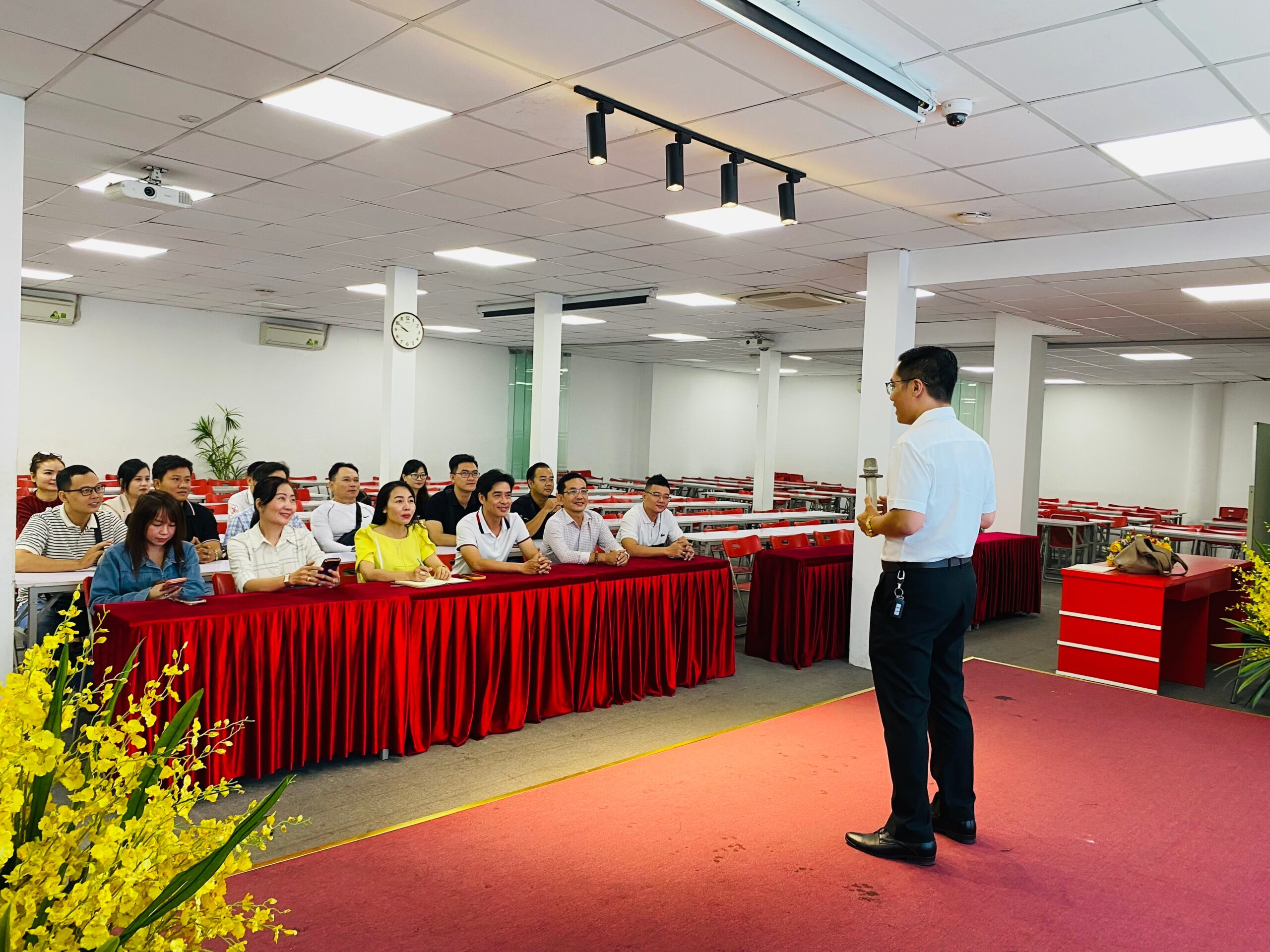 tuyển dụng nhân viên kinh doanh bất động sản Phường Bảy Hiền